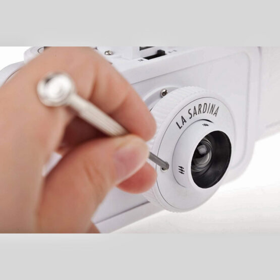 Lomography La Sardina DIY con flash – fotocamera analogica 35mm - immagine 6