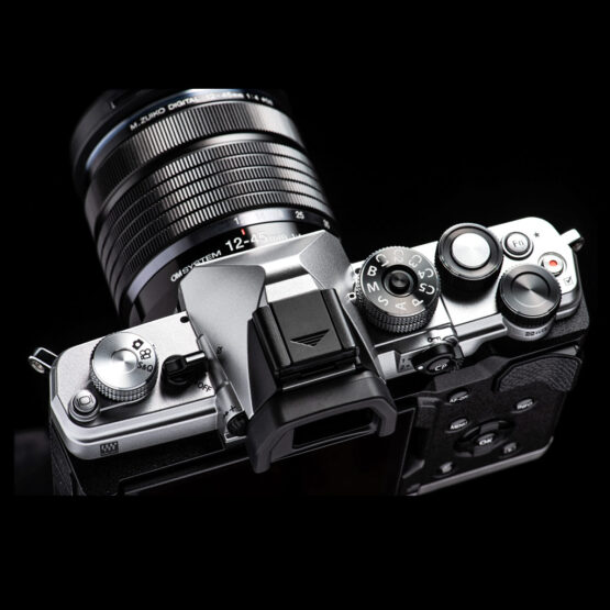 OM System OM-3 corpo + SD 64gb + borsa - garanzia POLYPHOTO Italia - immagine 10