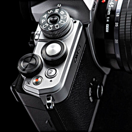 OM System OM-3 corpo + SD 64gb + borsa - garanzia POLYPHOTO Italia - immagine 11