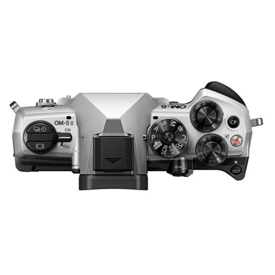 Om System OM-5 Mark II + 14-150mm II + SD 64GB - silver - CASHBACK € 150 - gar. POLYPHOTO Italia - immagine 10