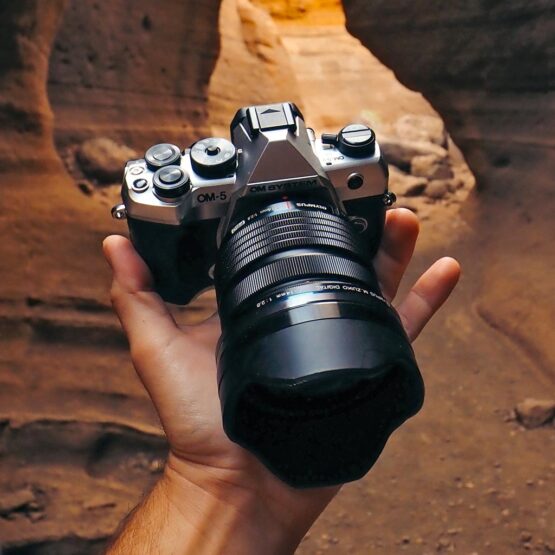 Om System OM-5 Mark II + 14-150mm II + SD 64GB - sabbia - CASHBACK € 150 - gar. POLYPHOTO Italia - immagine 18