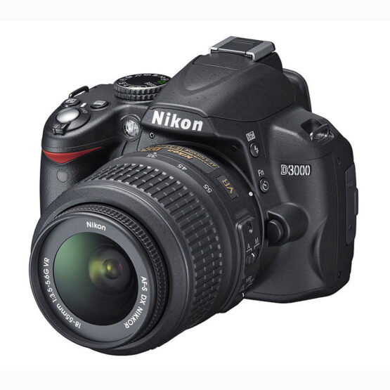Nikon D-3000 + AF-S DX 18-55mm G VR - USATO AAA