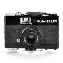 Rollei 35 LED - ob. Triotar 40mm f/3.5